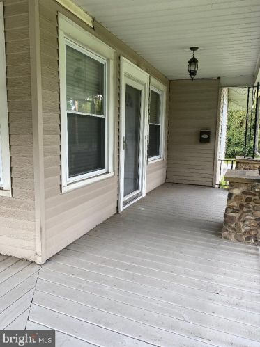 493 Grand Ave, Trenton, NJ 08610-5048