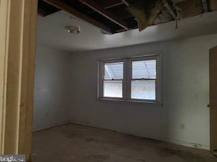 2923 Line St, Camden NJ 08105-2811 exterior