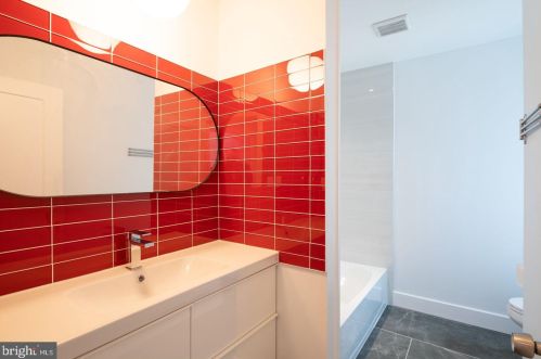 2833 Jackson St, Philadelphia PA  19145-2426 exterior