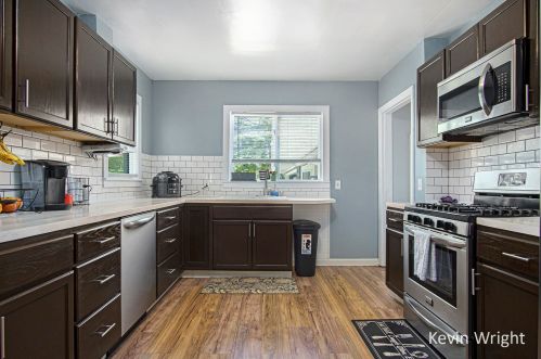 2412 Mccracken St, Meskegon MI 49441-1445 exterior