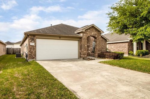 11422 Sandstone Canyon Dr, Humble, TX 77396-1956