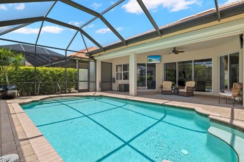 6132 Dogleg Dr, Naples FL 34113-1693 exterior