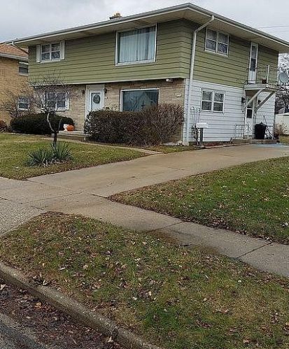 3234 76th St, Milwaukee, WI 53222-3904