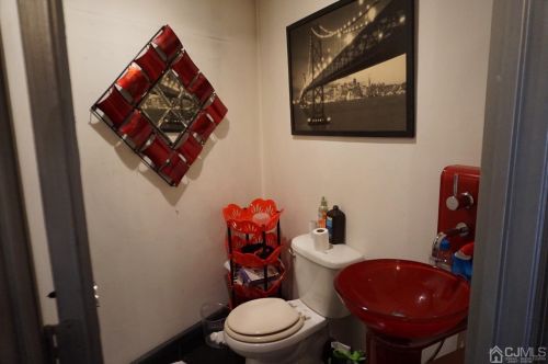 1610 Oak Tree Rd, Iselin NJ 08830-1540 exterior