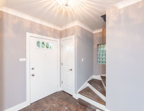 6758 Artesian Ave, Chicago IL  60645-4614 exterior