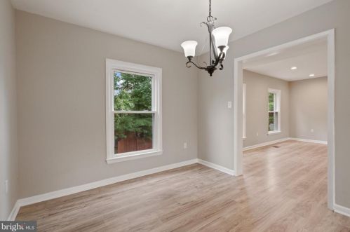 5207 Dover Pl, Alexandria VA 22311-1204 exterior