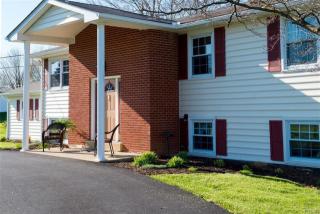 5496 Colony Dr, Bethlehem, PA 18017-9262