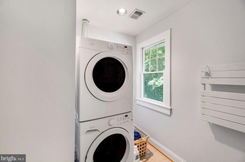 14 Glendale Ave, Alexandria VA 22301-2403 exterior