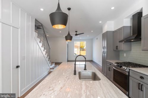 2403 Amber St, Philadelphia PA  19125-1606 exterior