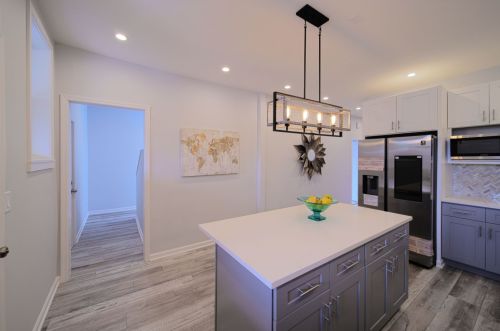 7251 Paxton Ave, Chicago IL  60649-2519 exterior