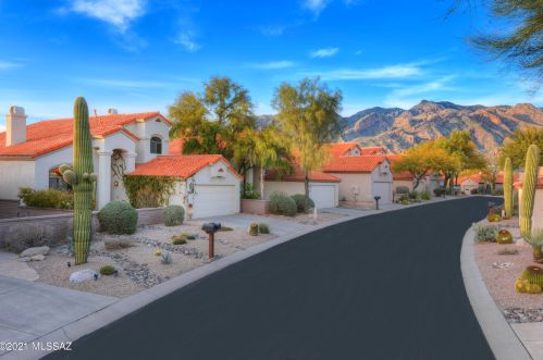 5873 Misty Ridge Dr, Tucson, AZ 85718-3434
