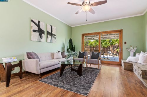 1519 Heartwood Dr, Concord CA 94521-1939 exterior