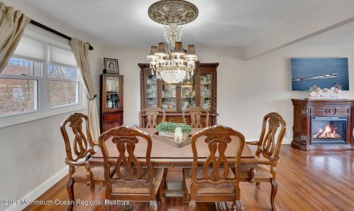 24 Sherwood Ln, Old Bridge NJ 08857-1635 exterior