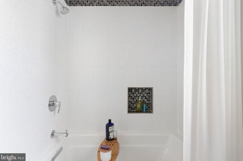 2137 Christian St, Philadelphia PA  19146-1209 exterior