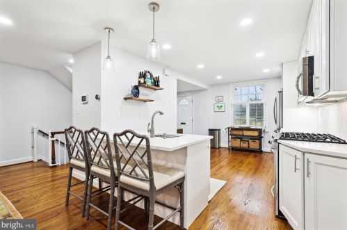 1715 Belle Haven Rd, Alexandria VA  22307-1223 exterior