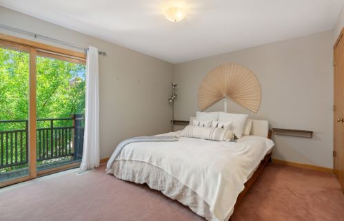 2802 Shields Ave, Chicago IL 60609-4530 exterior