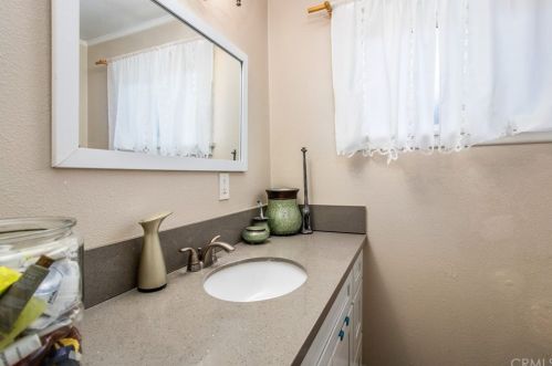 805 Un Ave, Fullerton CA 92831-2734 exterior