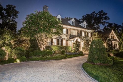 867 Alvermar Ridge Dr, Mc Lean, VA 22102-1438