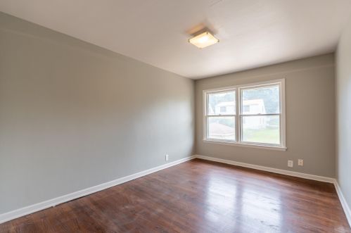 1933 Oklahoma Ave, Milwaukee WI 53207-2953 exterior