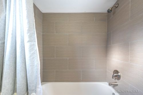 8351 Ln Salle St, Chicago IL 60628-7316 exterior