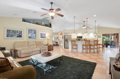 3380 3 Ave, Naples FL 34117-3019 exterior