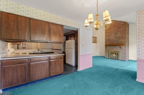 62 Goldfinch Dr, Hackettstown NJ 07840-3008 exterior