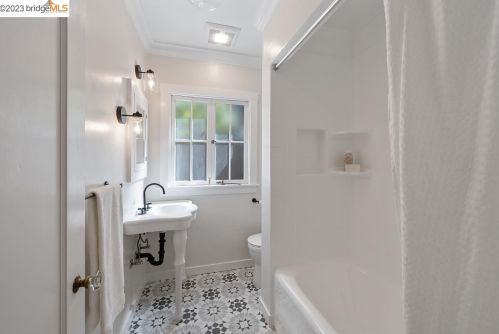 1243 Martin Luther King Jr Way, Berkeley CA 94709-1979 exterior