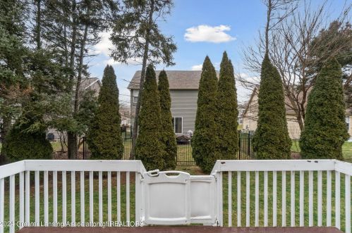 5905 Coleman Rd, East Lansing MI 48823-9799 exterior