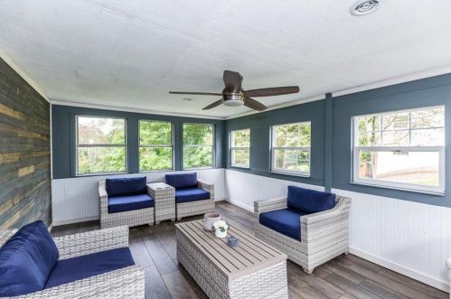 228 Grandview Ave, Woonsocket RI 02895-2752 exterior