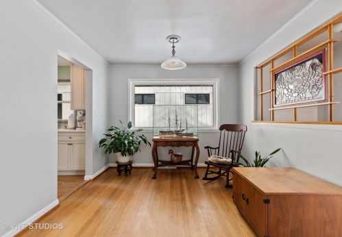 682 Fairview Ave, Elmhurst IL 60126-4232 exterior