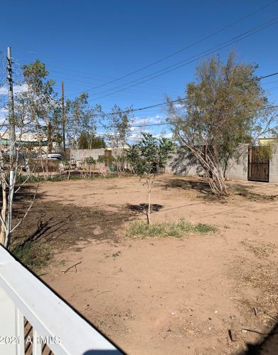 1009 3 St, Phoenix AZ 85004-2018 exterior