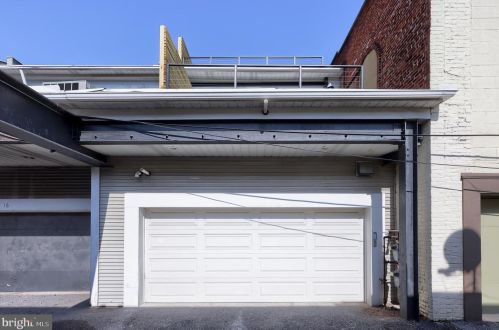 18 Walnut St, Lancaster PA  17602-4924 exterior