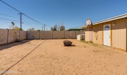 3610 32 St, Tucson AZ 85711-6830 exterior