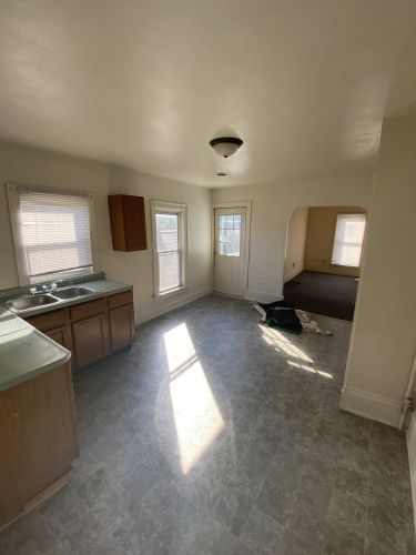 924 Lapham Blvd, Milwaukee, WI 53204-3433