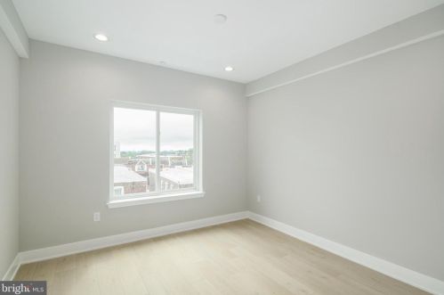 429 Lemonte St, Philadelphia PA 19128-4534 exterior