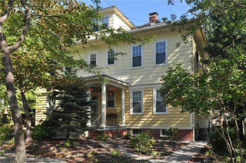 44 Ogden St, Providence, RI 02906-4904