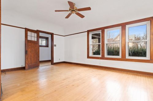 3253 Newhall St, Milwaukee WI 53211-3043 exterior