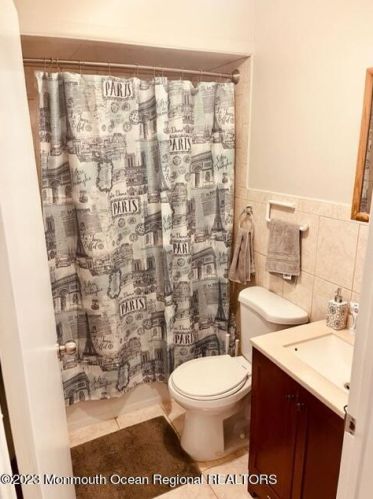 4401 Birchwood Ct, New Brunswick NJ 08902-3919 exterior