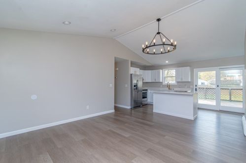 105 Joan St, Springfield MA  01129-1533 exterior