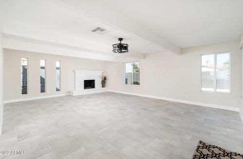 3824 Carol Ave, Phoenix AZ 85021-2091 exterior