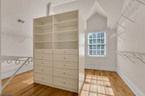 2 Caruso Ct, Bridgewater NJ 08807-2149 exterior