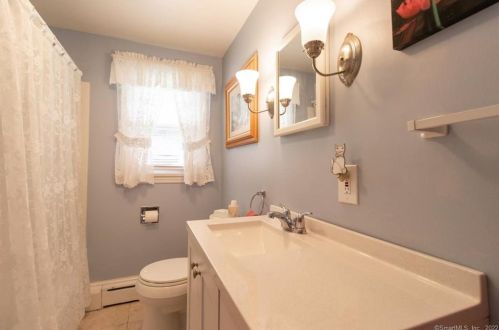 26 Allen St, Enfield CT 06082-4715 exterior