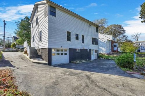 11 Marple Rd, Poughkeepsie NY 12603-1342 exterior