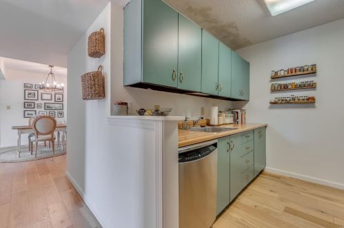 1502 Oriole Ln, Saint Louis MO 63144-1110 exterior