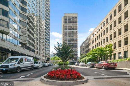 2001 Hamilton St, Philadelphia PA  19130-4298 exterior