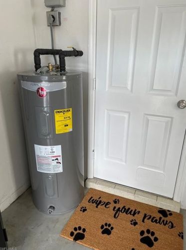 3341 Arlette Dr, Naples FL 34109-1512 exterior