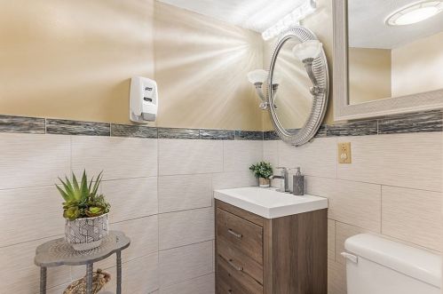 48 Trowbridge Circuit, Worcester MA 01603-2223 exterior