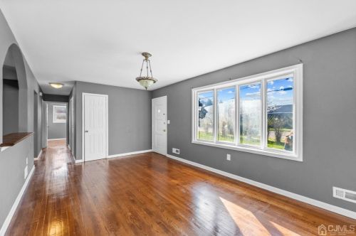 46 Haines Ave, Piscataway NJ  08854-5331 exterior