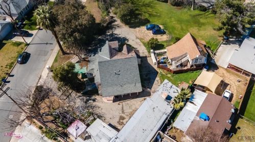 2400 Pacific Dr, Bakersfield CA 93306-4158 exterior