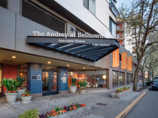 2922 Western Ave, Seattle WA  98121-1090 exterior